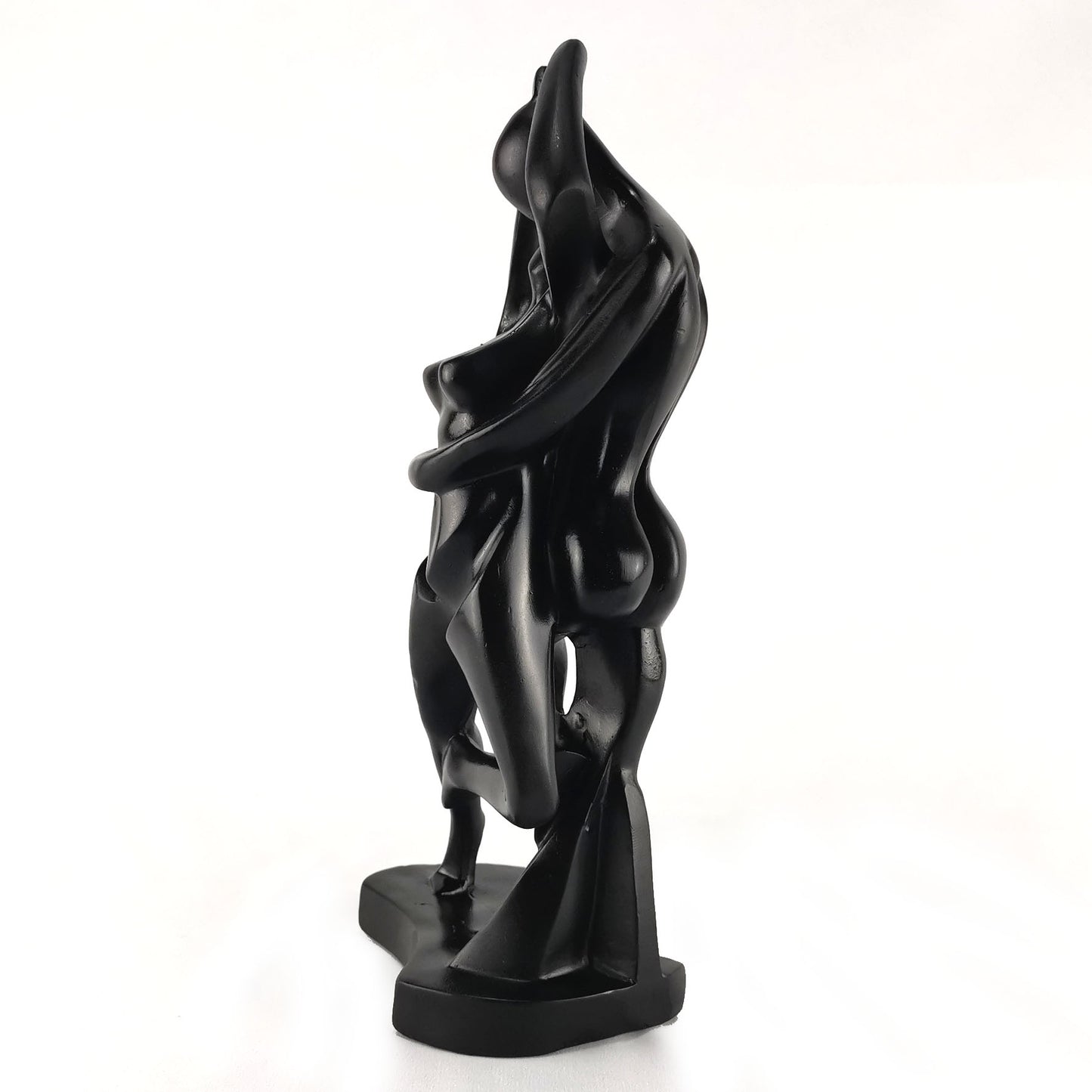 Couple painted resin sculpture / Escultura de Pareja en resina pintada