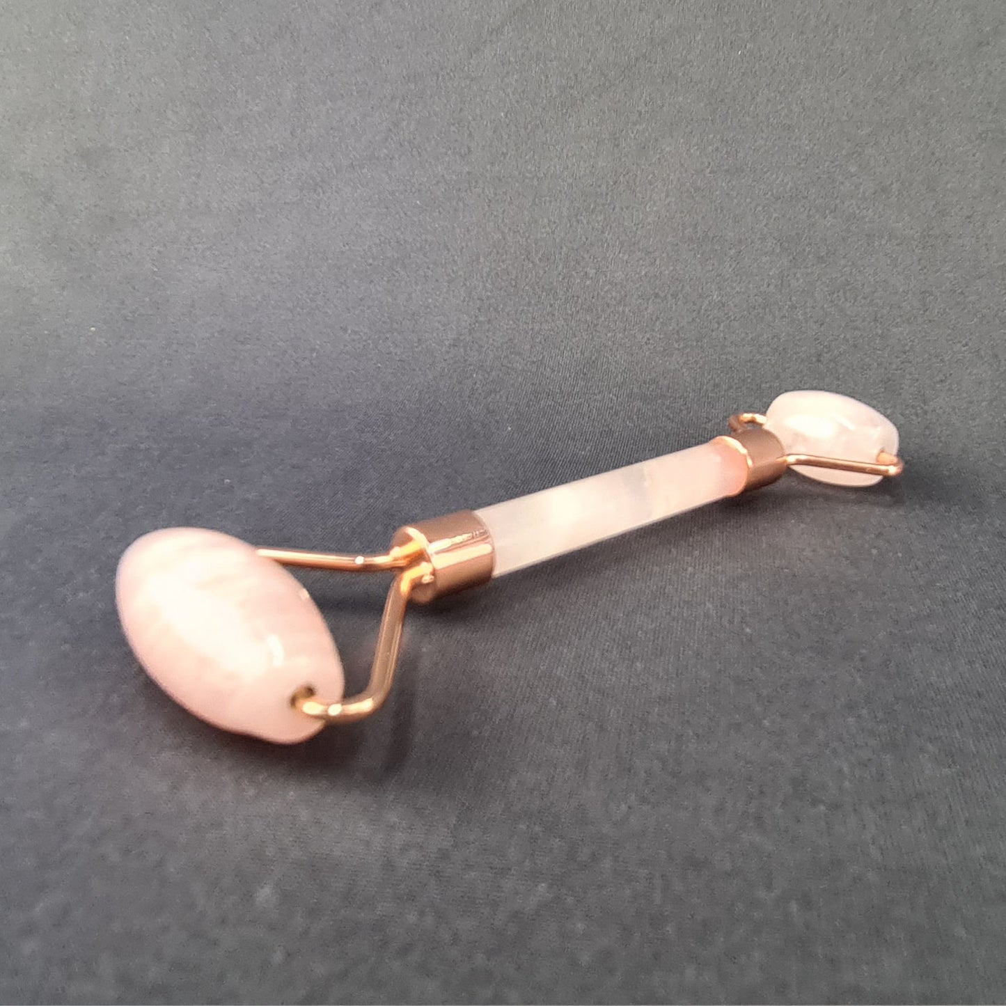 Handmade pink quartz massager / Masajeador artesanal cuarzo rosa