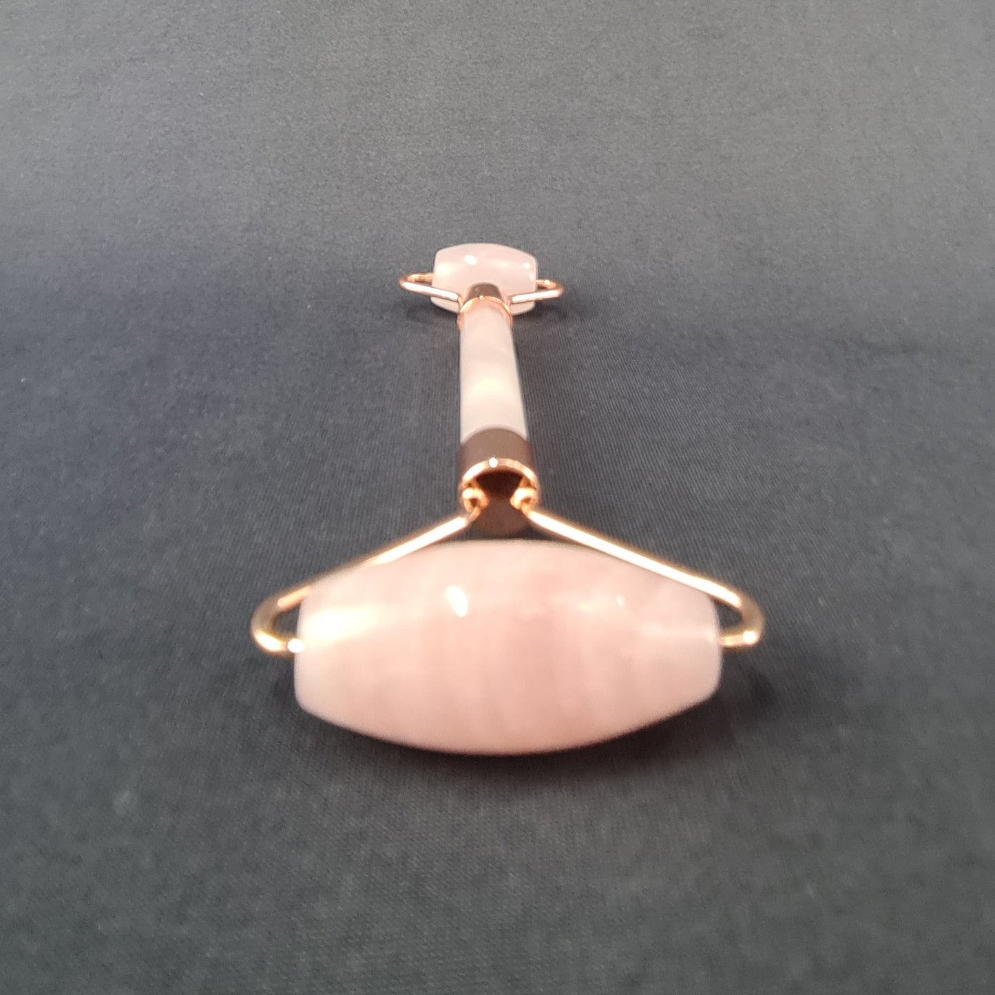 Handmade pink quartz massager / Masajeador artesanal cuarzo rosa