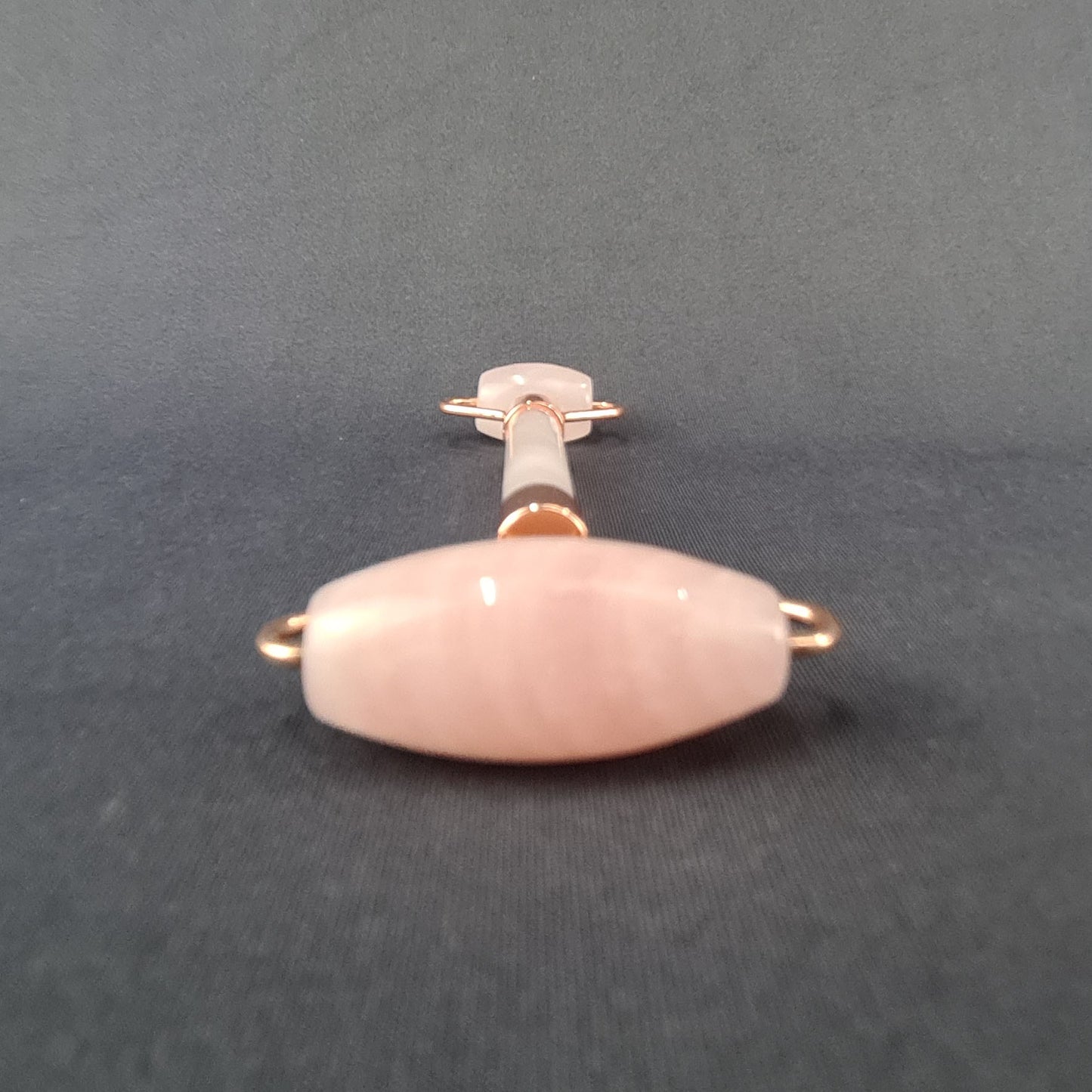 Handmade pink quartz massager / Masajeador artesanal cuarzo rosa