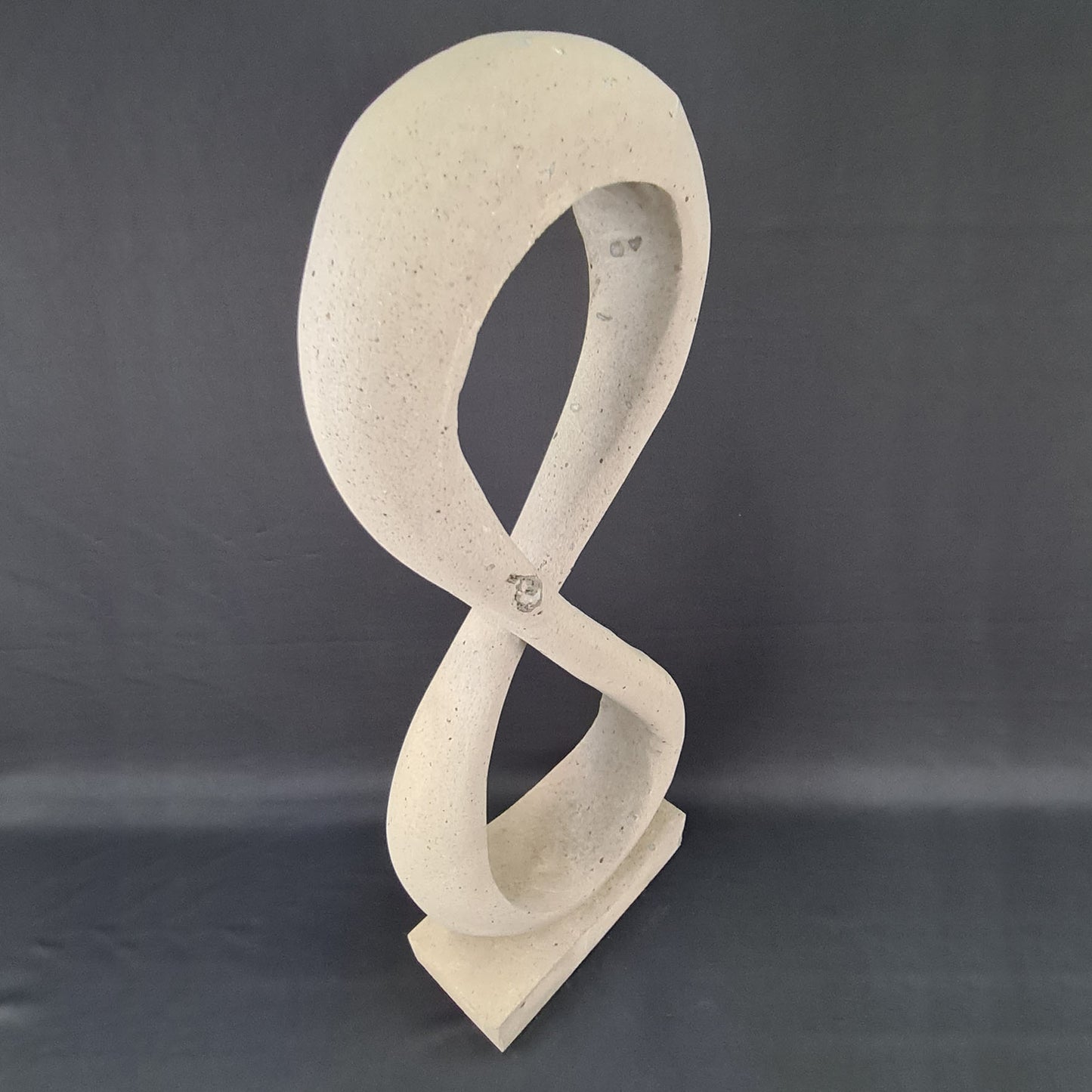 Infinity Quarry sculpture / Escultura de Infinito en cantera