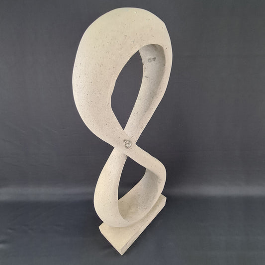 Infinity Quarry sculpture / Escultura de Infinito en cantera