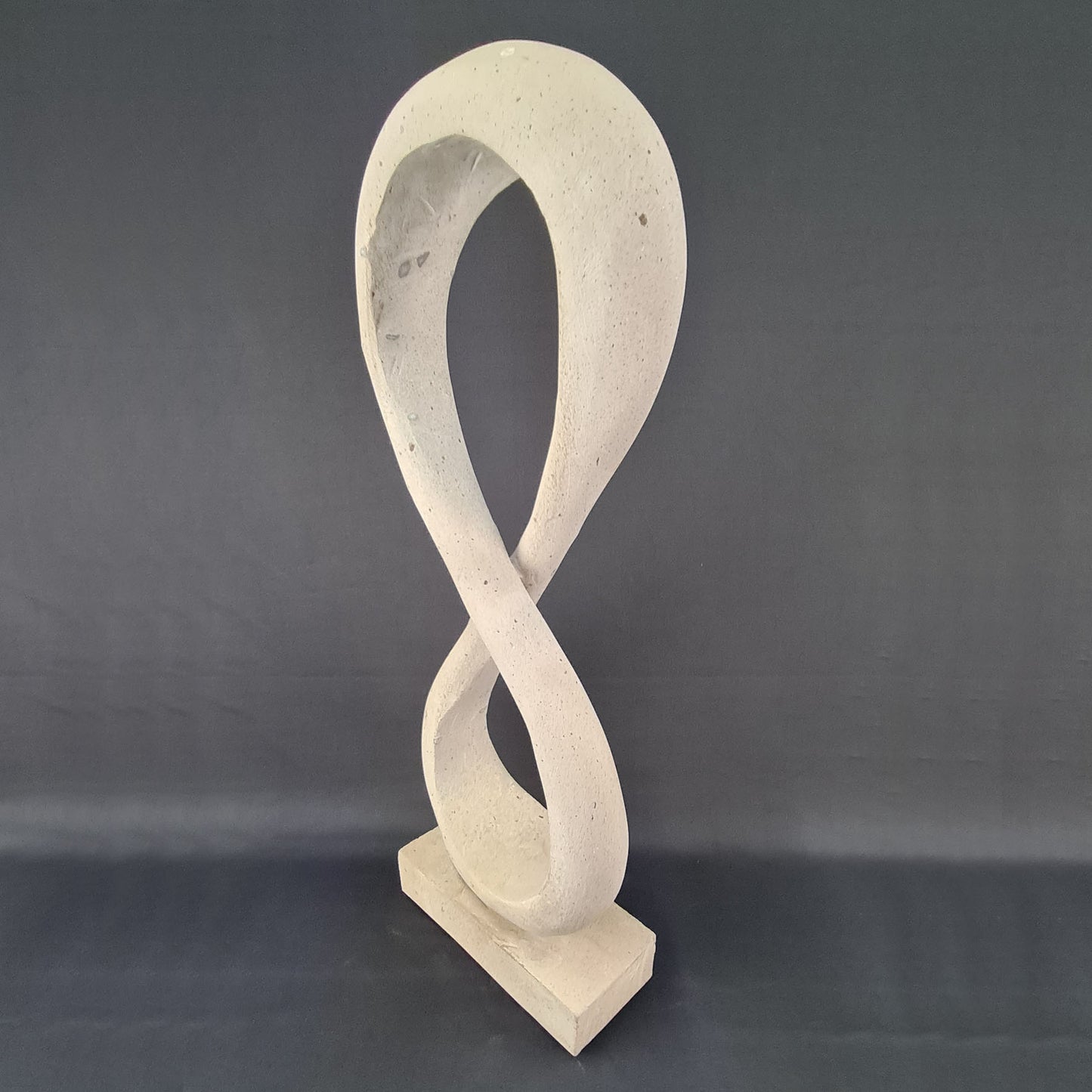 Infinity Quarry sculpture / Escultura de Infinito en cantera