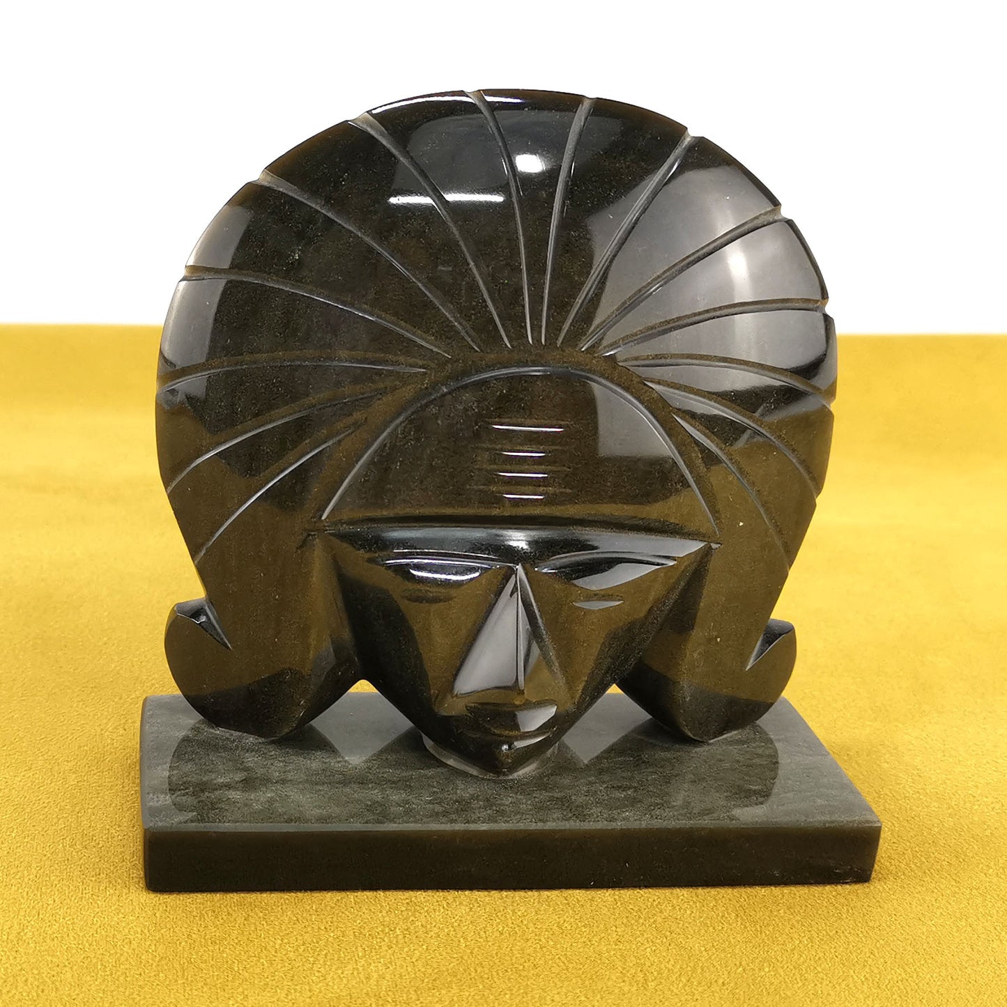 Obsidian handmade Aztec face / Cara Azteca artesanal de obsidiana