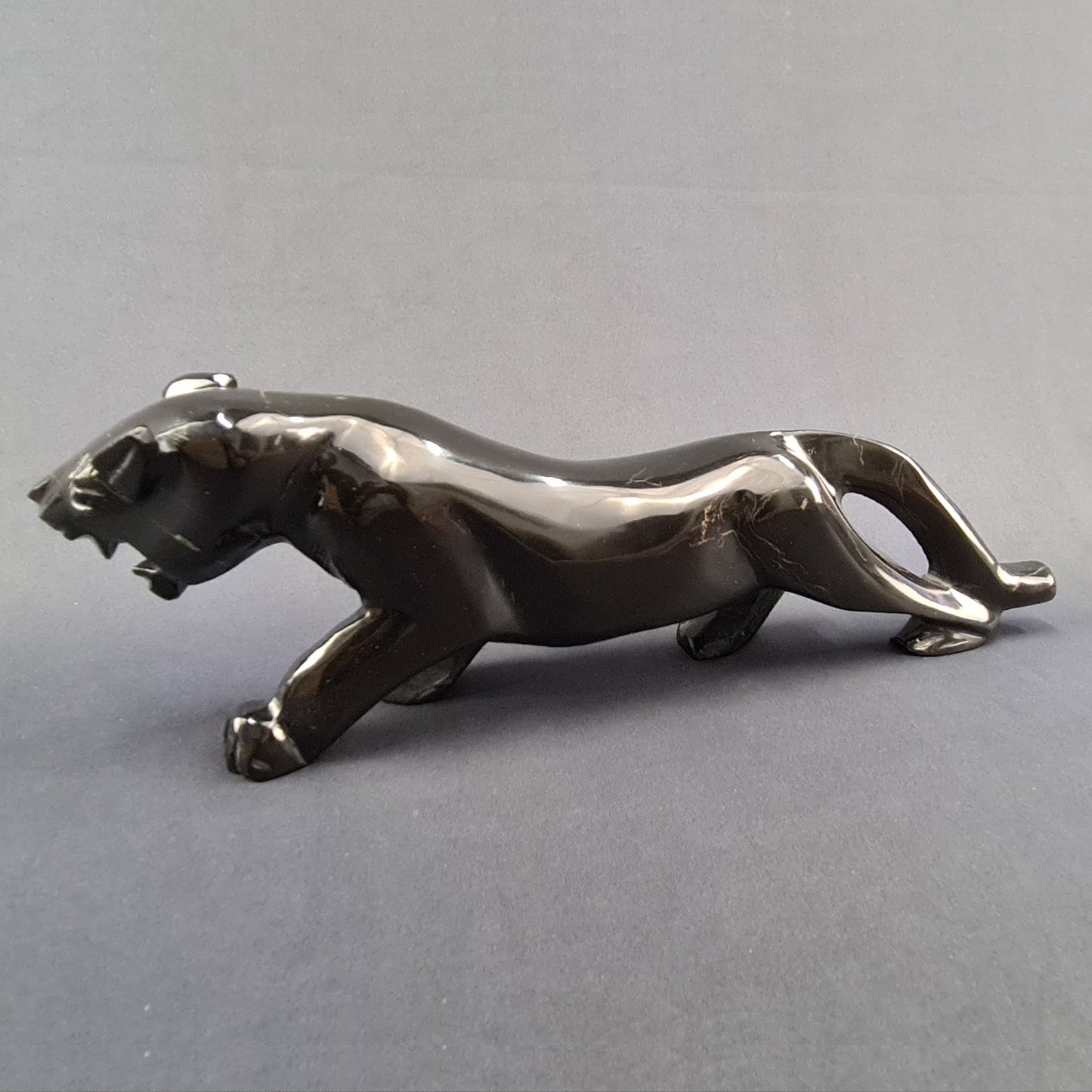 Obsidian handmade Black Panther / Pantera negra artesanal de obsidiana