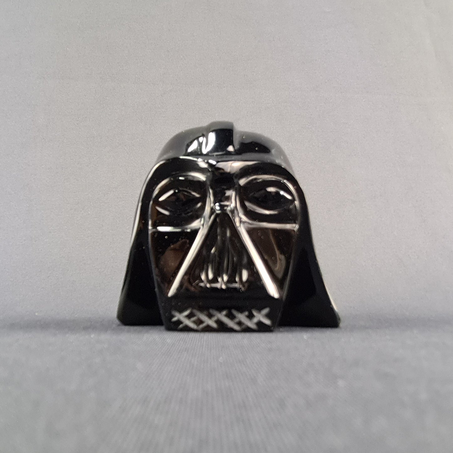 Obsidian handmade Darth Vader helmet / Casco Darth Vader artesanal de obsidiana