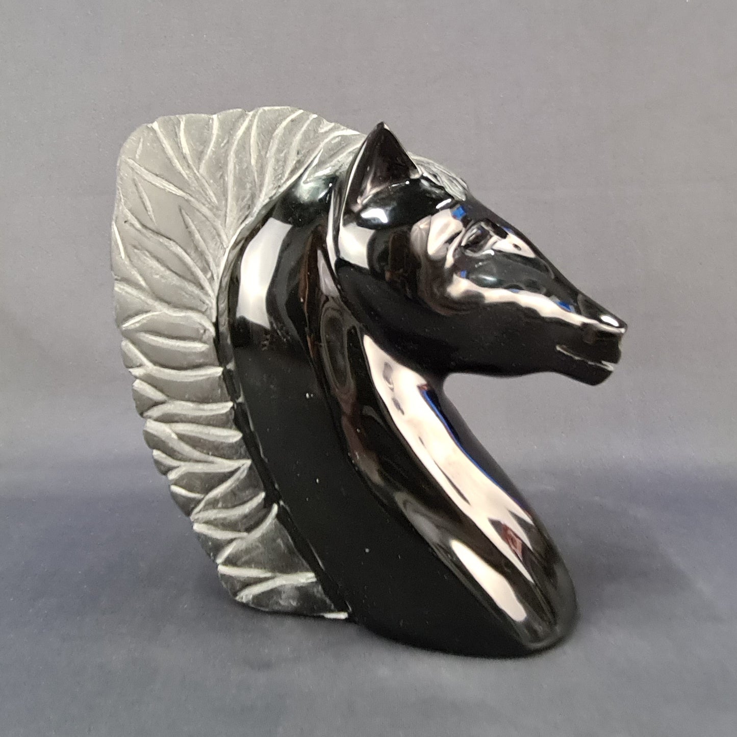 Obsidian handmade Horse / Caballo artesanal de obsidiana