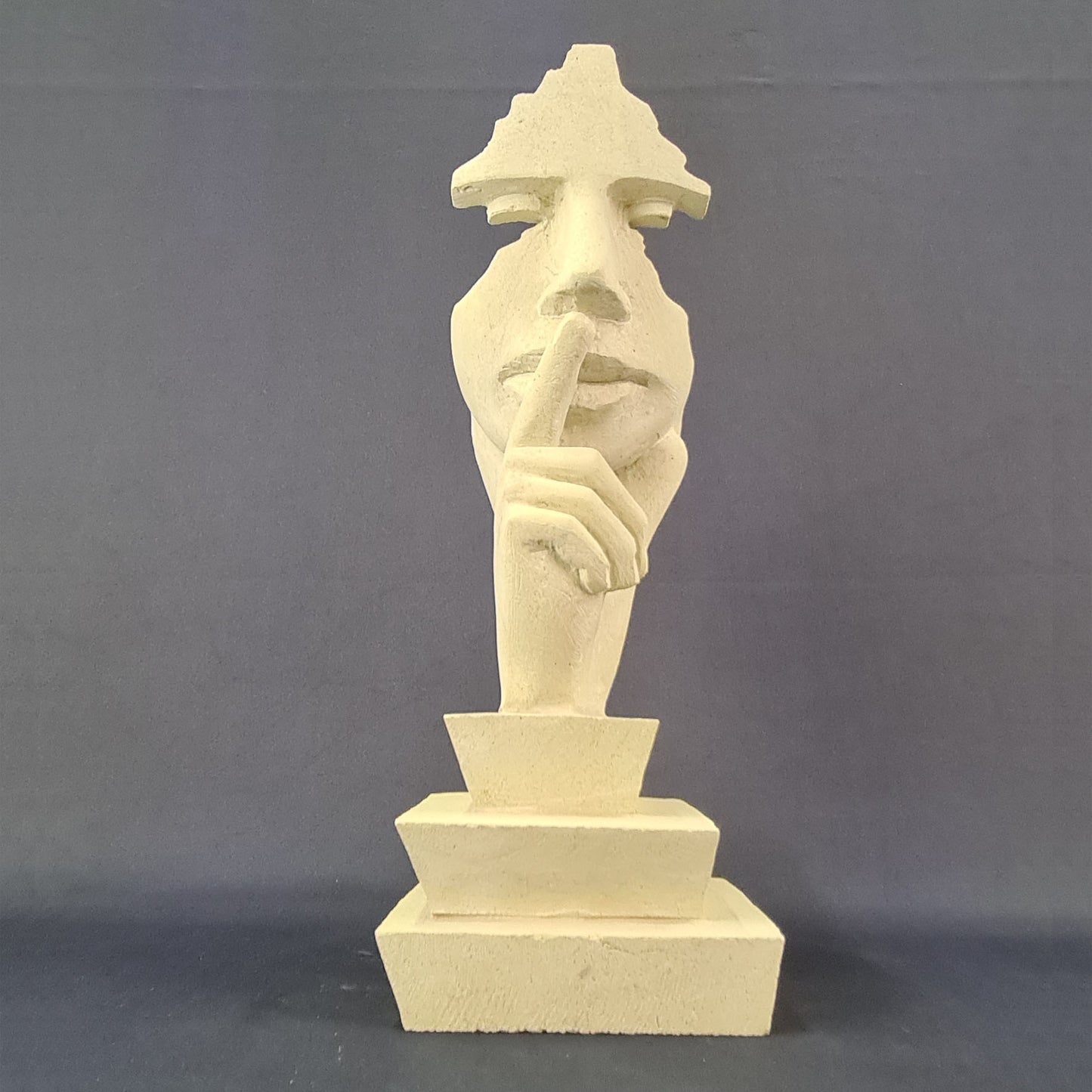 Quarry sculpture Thinking Face / Cara pensante escultura de cantera