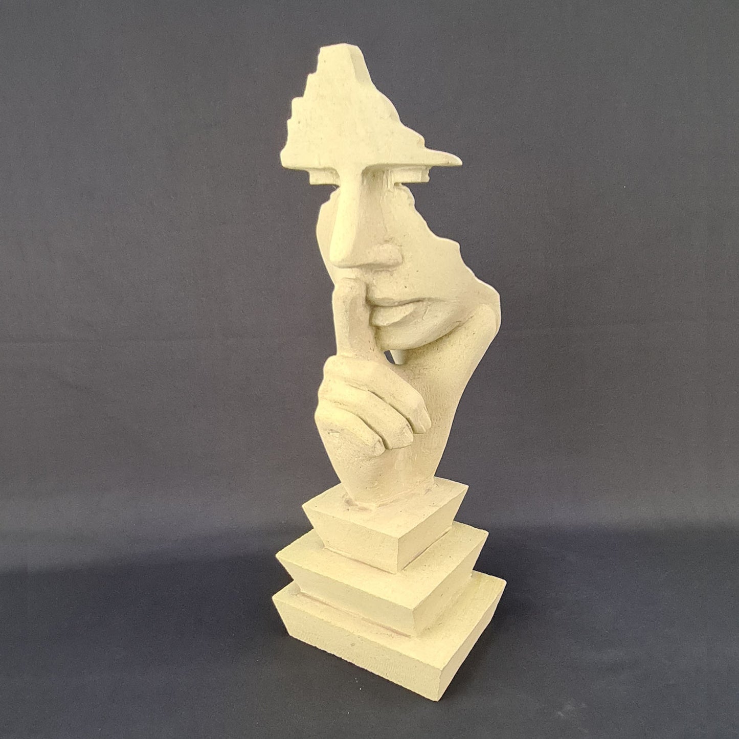 Quarry sculpture Thinking Face / Cara pensante escultura de cantera