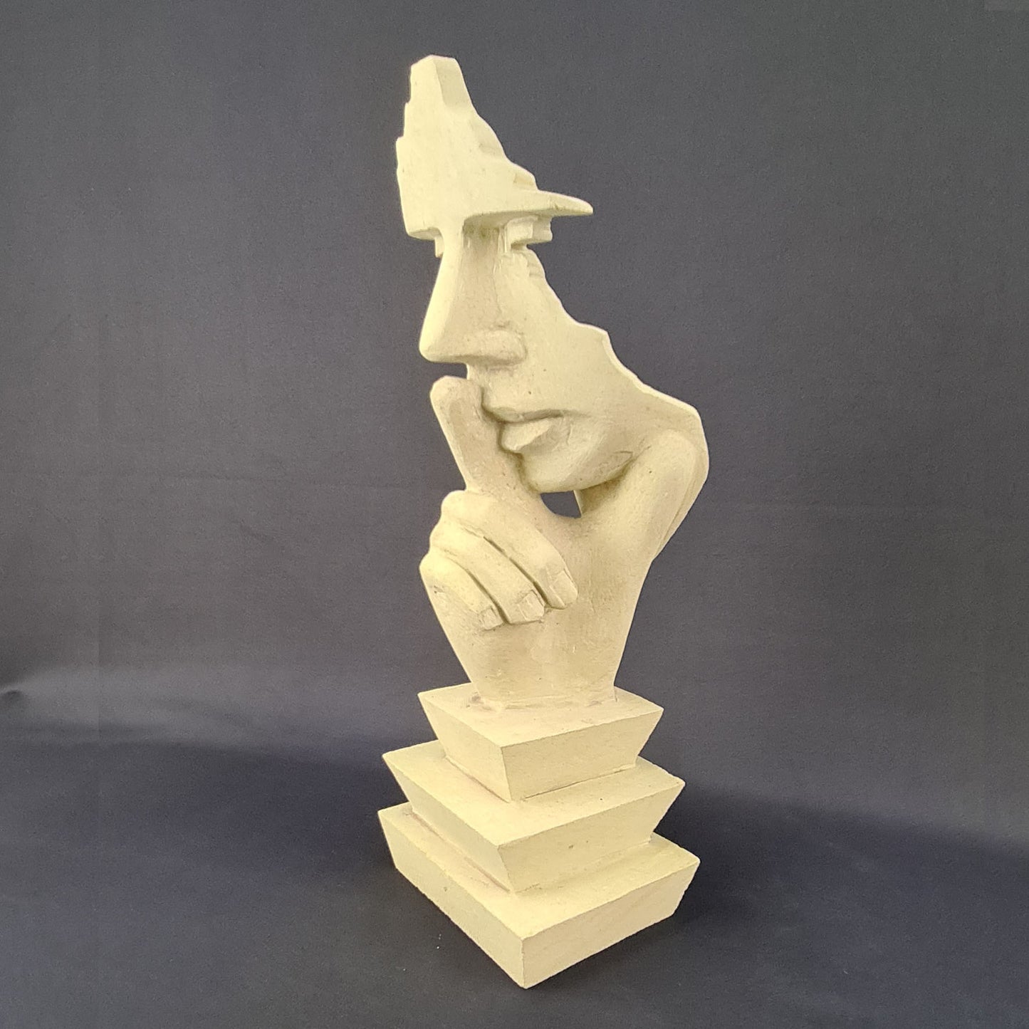 Quarry sculpture Thinking Face / Cara pensante escultura de cantera