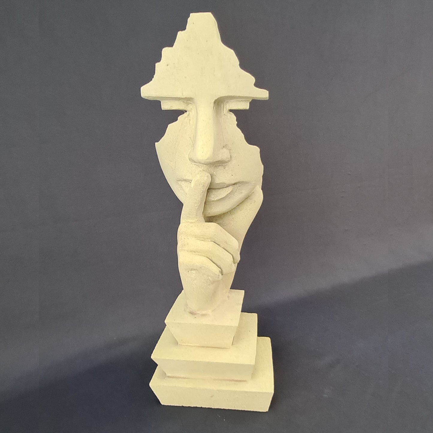 Quarry sculpture Thinking Face / Cara pensante escultura de cantera