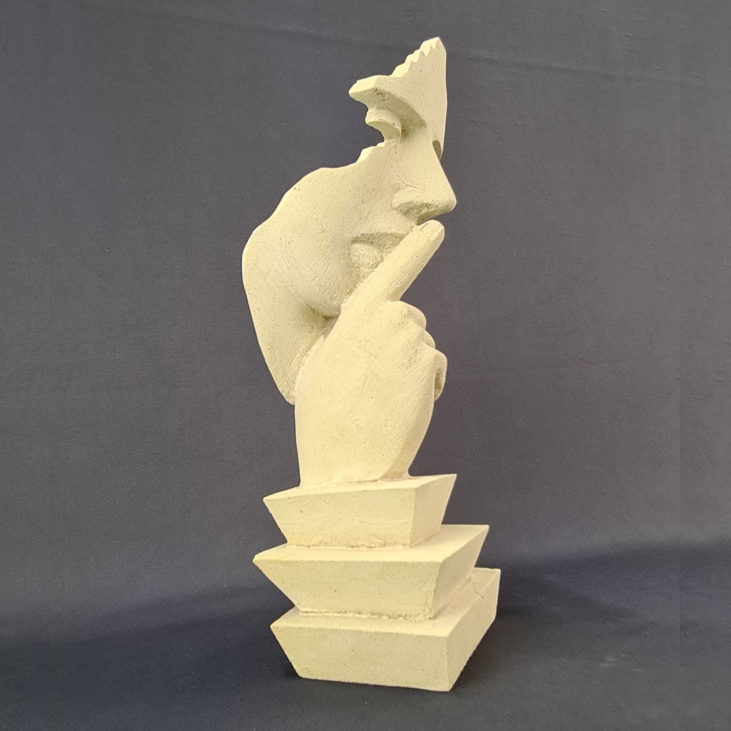 Quarry sculpture Thinking Face / Cara pensante escultura de cantera