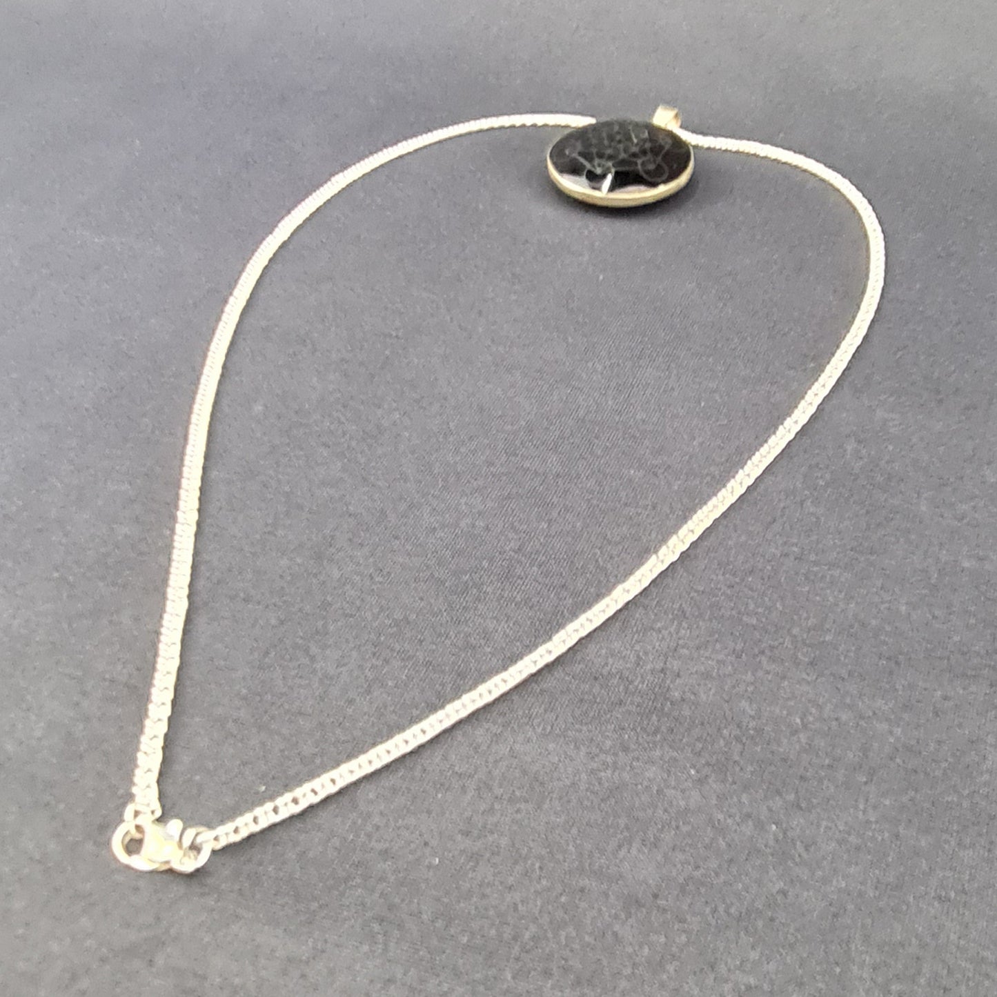 Metatron´s cube handmade obsidian necklace / Collar artesanal de obsidiana cubo de Metatron